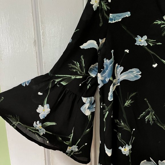 black floral flowy blouse - Picture 4 of 10